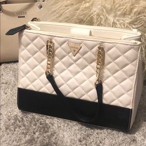 POSH PARTY SALE!! Guess handbag